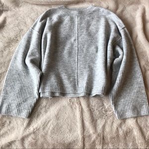 🤍SOLD🤍 NWT Gianni Bini Grey Bell Sleeve Sweater